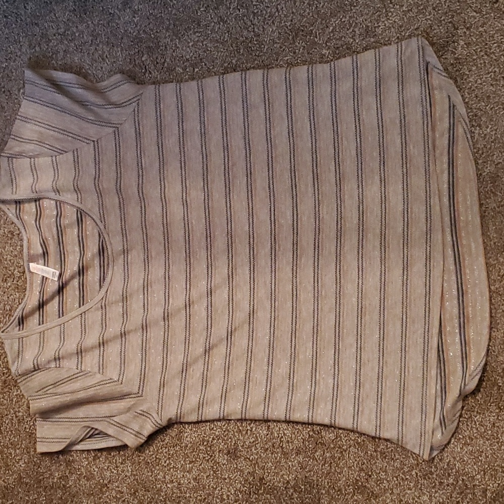 Lularoe women's t shirt plus size 2XL like new! - Picture 4 of 4